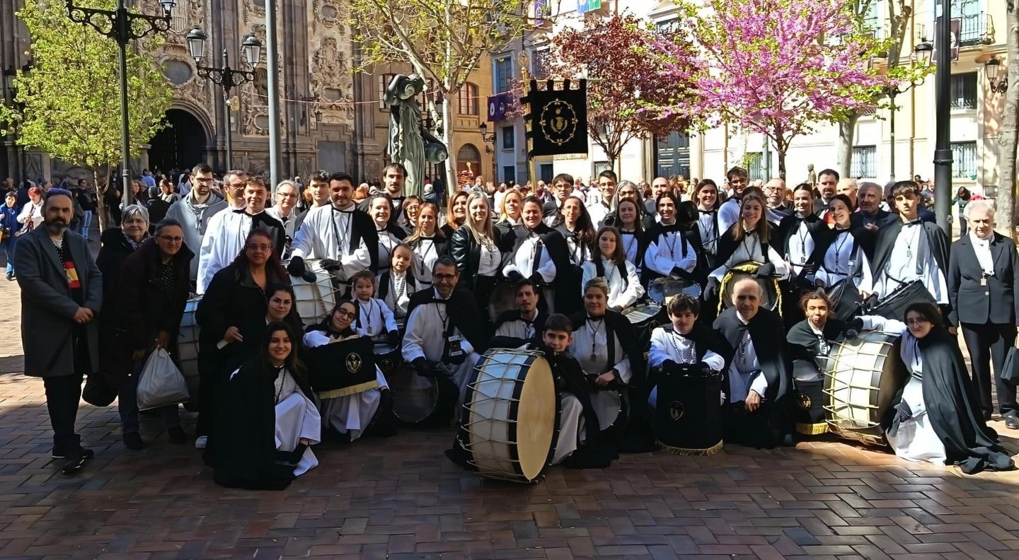 En este momento estás viendo La Cofradía acudió al Sepulcro de la Hermandad de la Sangre de Cristo